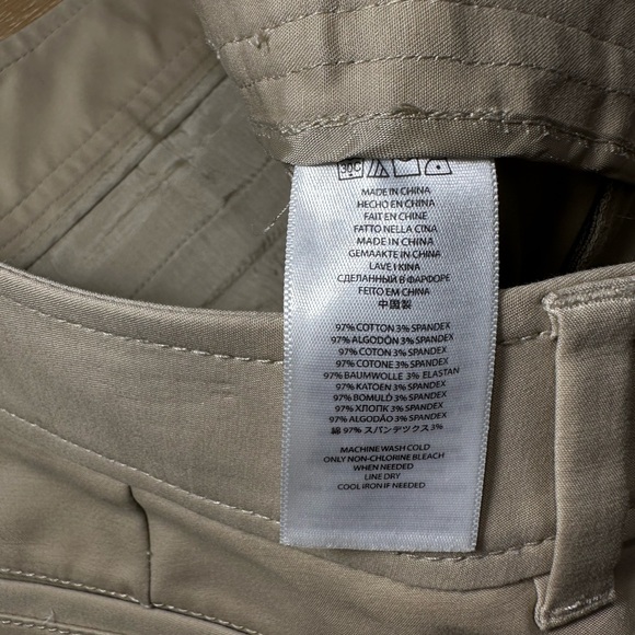 MICHAEL KORS~Size 14~ Tan Bermuda Walking Shorts ~Leather Pocket Zipper ~Women’s - Picture 8 of 15